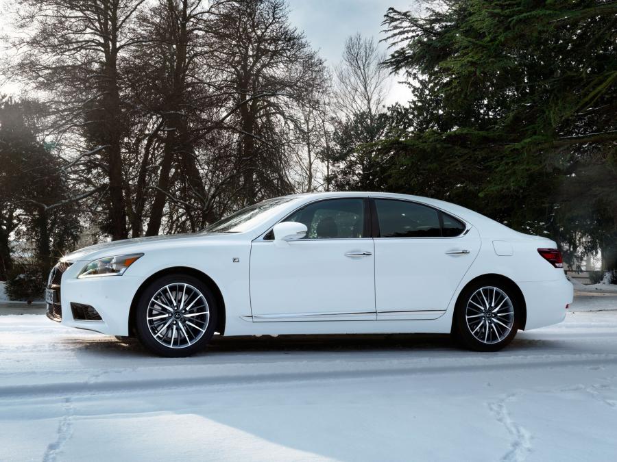  Lexus LS460 F-Sport 2012 года  (UK) (фото 2 из 16)